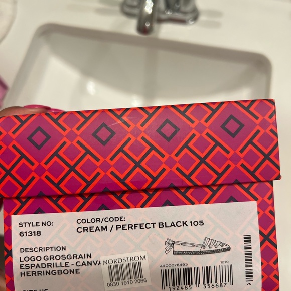 Tory Burch espadrilles worn 1 time - Picture 3 of 3